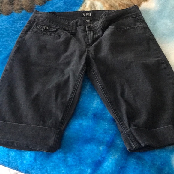 YMI junior cuffed shorts - Picture 1 of 3